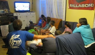  在我们的设施中看电视 